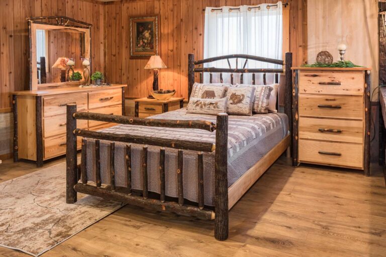 Amish Wagon Wheel Bed Setting